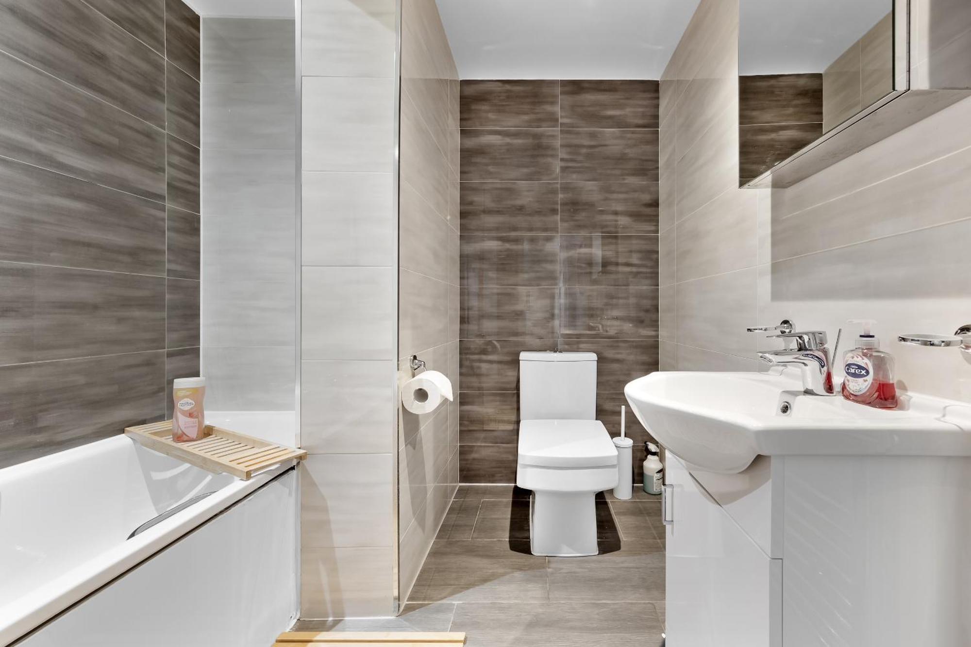 Luxury 2br Flat In Battersea Londra